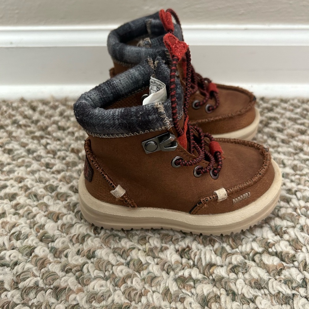 Hey Dude Kids Brown Boots with Red Laces